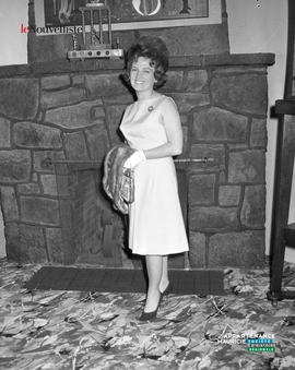 009 - Femme coiffure