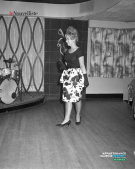 004 - Femme coiffure