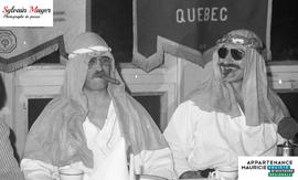 Personnes en costume