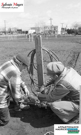 Hommes travaillant